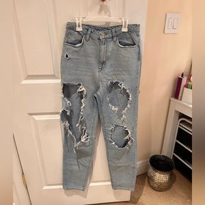 BDG 28W mom high rise ultra distressed jeans